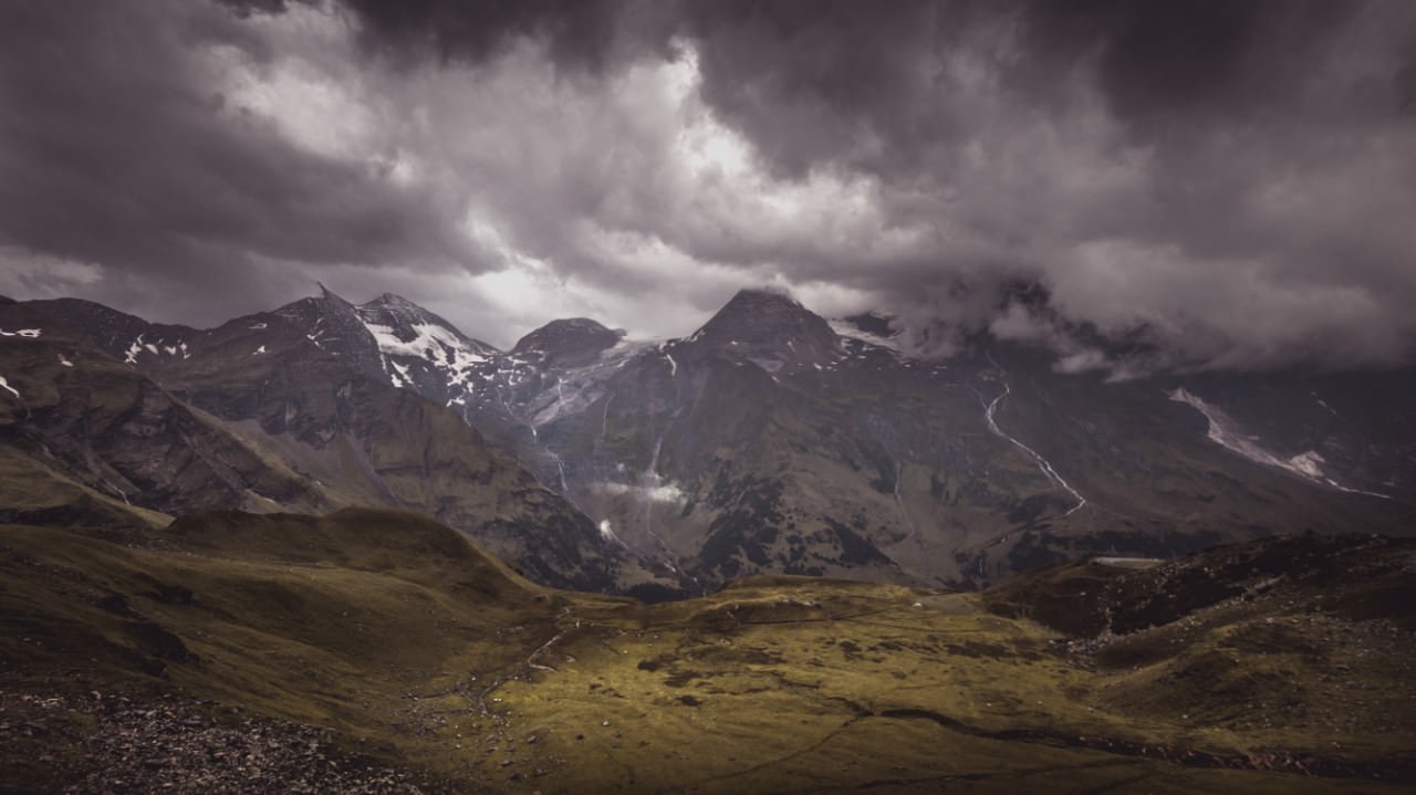 unsplash-overcast-mountains